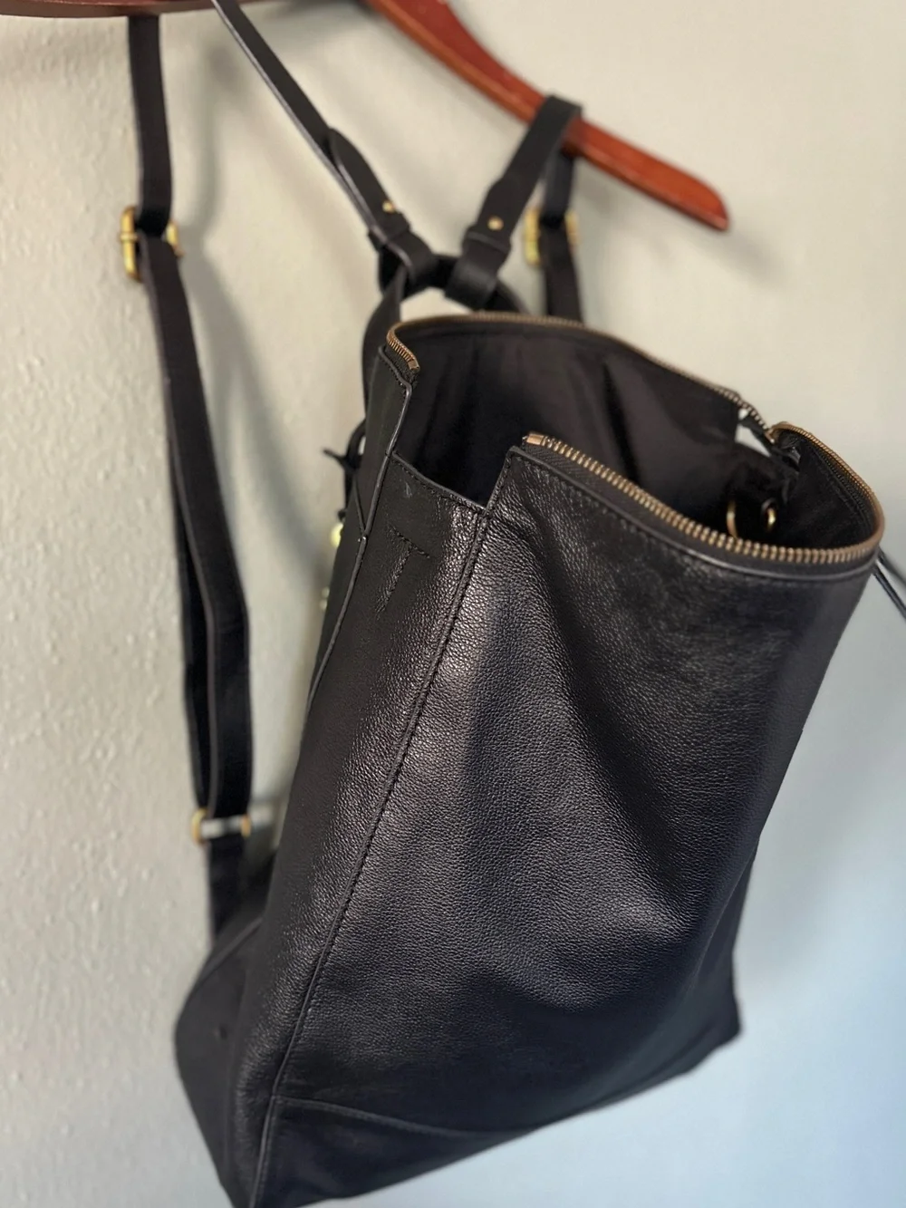 FOSSIL Elina Large Convertible Leather Backpack/Crossbody/Tote Bag NWOT